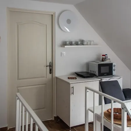 Hauptman Apartment *